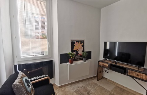 Village of Castellet Apartment | Studio in the ramparts of the village of Le Castellet, 10 minutes from the beach