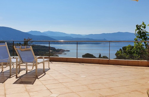 Vico Apartment | Studio in villa with large terrace and wonderful sea view. 400m from the sea.