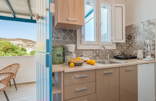 Agios Ioannis Apartment | Studio 'Kalloni' with Sea View, Wi-Fi and Air Conditioning