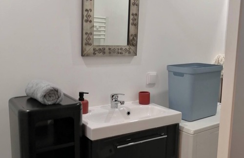 Agen Apartment | Studio La Brique Rouge - Netflix