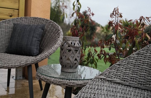 Gareoult Apartment | Studio la Chabertine with swimming pool and jacuzzi located between sea and countryside