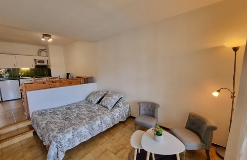 L'Escala Apartment | Studio 'La Escala Pueblo Pinos IB14' with Balcony, Shared Pool & A/C