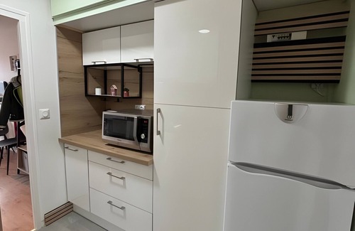 Saint-Etienne-en-Devoluy Apartment | Studio 'Le 28' with Mountain View, Balcony and Wi-Fi