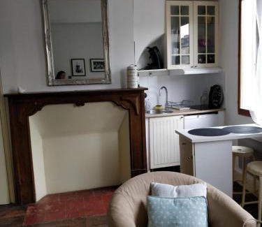 Condom Apartment | Studio Les Armuriers, 2ème étage sans asc