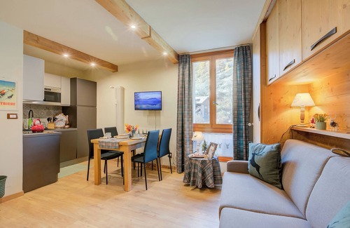 Pragelato Apartment | Studio Les Caribous Mountain Retreat