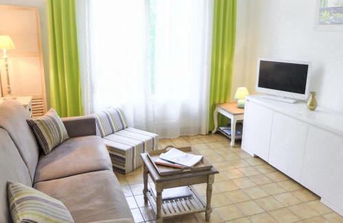 Cavaliere Apartment | Studio Les Vignes by Interhome