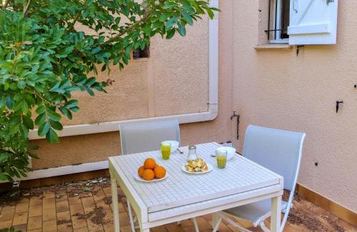 Cavaliere Apartment | Studio Les Vignes by Interhome