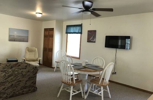 Shelby Apartment | Studio Loft at Stony Lake 1 block to Lake Michigan & Stony Lake Beaches 🏖