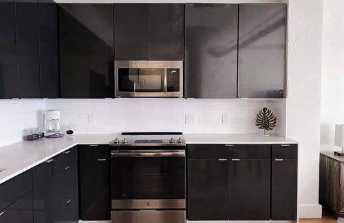 Downtown Dallas Apartment | Studio Loft D/T w/a King Bed in Desired Area - F