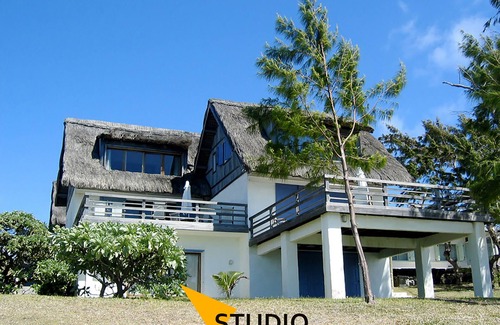 Trou d'Eau Douce Apartment | Studio Mahé. The lagoon on the doorstep.