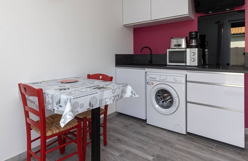 Magescq Apartment | Studio "Marrocq" with Shared Garden