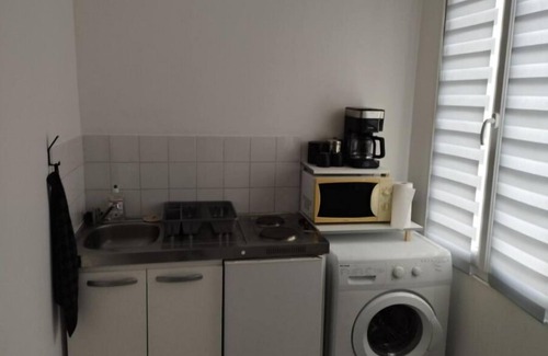 Saint-Charles du Port Apartment | Studio Meublé Canapé lit Netflix Prime Vidéo