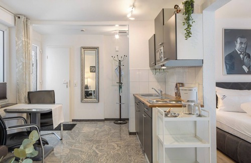 Breisach Apartment | Studio 'Moonraker' with Shared Terrace and Wi-Fi