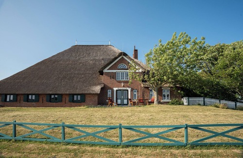 Westerhever Apartment | Studio 'Möwe' with Shared Terrace and Shared Garden
