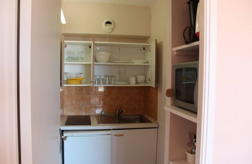 Bormes-Les-Mimosas Apartment | Studio N°11 with sea view