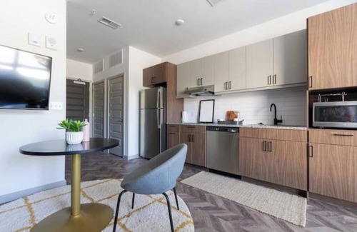 Urbana Apartment | Studio near UIUC/Yugo Guest Suites Dnn