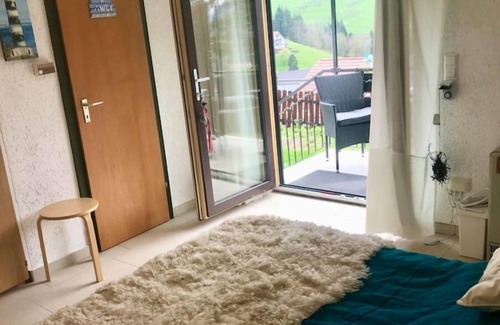 Busterbach Apartment | Studio Nichoir Avec Balcon et Jardin