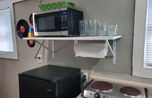 Core Creek Apartment | Studio-:Now Lower prices! Bring your boat for summer and fall fishing