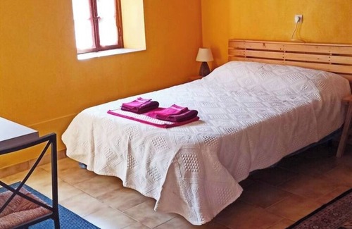 Dicy Apartment | Studio overlooking courtyard and garden - Gîte au Village 89120 DICY