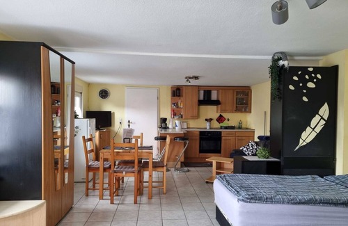 Ober-Morlen Apartment | Studio OM 2 = Angela - House OM for 1-19 persons, 23km to FFM-Nord