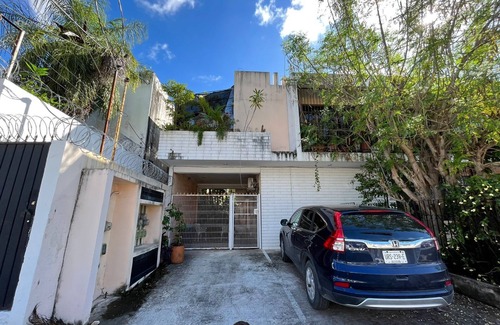 Downtown Cancun Apartment | Studio on Cancun Downtown. Close to grocery stores, restaurants and bus stop.