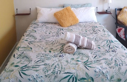 Langebaan Apartment | Studio On Fairway. A Cozy Quaint Studio close to restaurants and main beach.