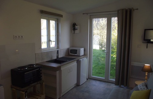 Roz-sur-Couesnon Apartment | Studio on land "Countryside at the foot of MT ST MICHEL"