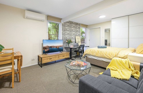 St Ives Chase Apartment | Studio on the National Park Edge