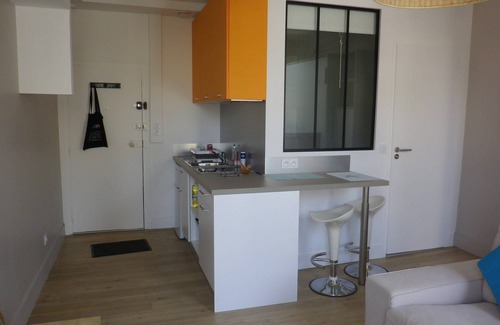 Vannes Apartment | Studio on the port of Vannes for 2 people - self-contained arrival. Free WiFi