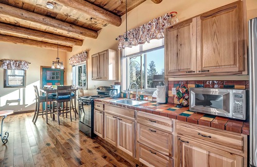 Sedona Apartment | Studio, Peaceful Retreat in Chapel Area-Pets OK! Rustic Stay!