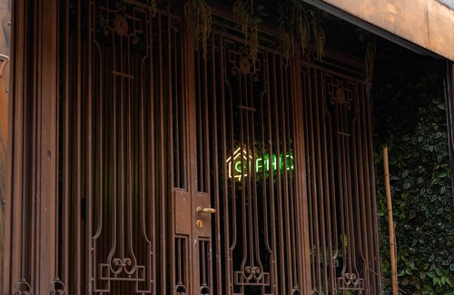 Itaim Bibi Apartment | Studio PHIQ Upper is a super charming studio in the heart of Itaim Bibi!