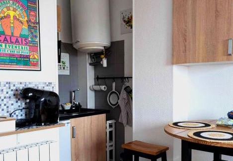 Port Apartment | Studio plage, vue mer et dragon, garage pour moto