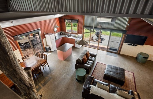 Bright Apartment | Studio @ Quins Gap Retreat