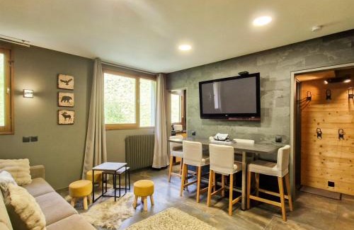 Flaine Apartment | Studio Rénové avec Kitchenette Équipée, Proche des Pistes et Commerces, Casiers à Ski - FR-1-425-207