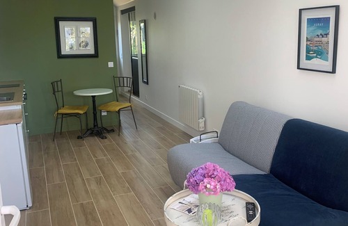 Auray Apartment | Studio Rénové au Calme