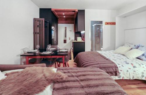 Lens Apartment | Studio rénové cosy et centré, Ski-In Ski-Out