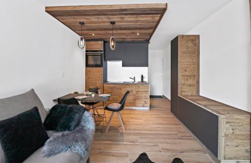 Noes Apartment | Studio rénové et chaleureux en plein centre