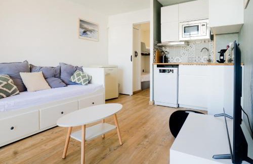 Les Sables d'Olonne Apartment | Studio rénové face au Port Olona Les Sables d'Olonne - 4 personnes