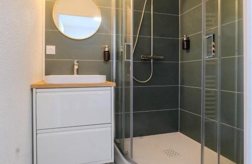 Les Sables d'Olonne Apartment | Studio rénové face au Port Olona Les Sables d'Olonne - 4 personnes