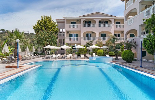 Tsilivi Apartment | Studio 'Sandy Maria Studio 205' with Shared Pool, Wi-Fi and Air Conditioning