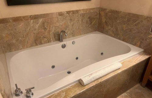 Las Vegas Condo | Studio - Sphere view/strip view! Walking distance to convention center and more.
