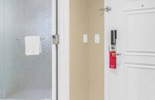 Las Vegas Condo | Studio - Sphere view/strip view! Walking distance to convention center and more.