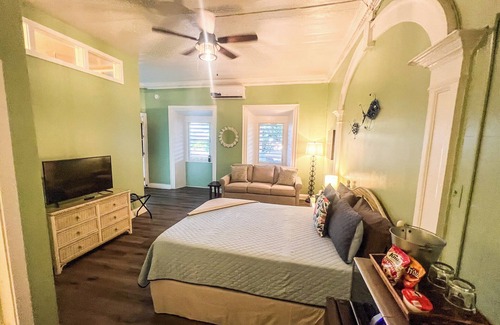 Frederiksted Southeast Hotel | Studio Style Room with plenty of space!