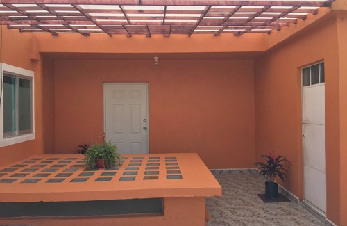Venustiano Carranza House | Studio + terrace, fully equipped 5 min from the airport