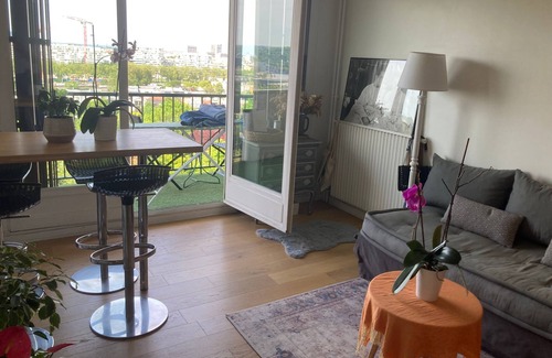Meudon Apartment | Studio Terrasse VUE SUR Seine A 20 min de Versailles et de la Tour Eiffel