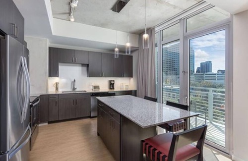 Civic District Condo | Studio unit/Austin - Full Kitchen, W/D, Rooftop Pool, & More!