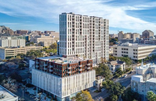 Civic District Condo | Studio unit/Austin - Full Kitchen, W/D, Rooftop Pool, & More!