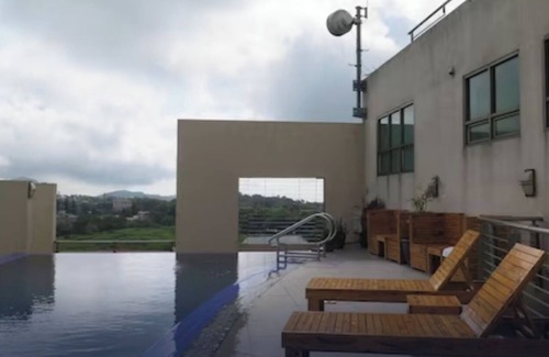 Tagaytay Apartment | Studio Unit! Retreat in Tagaytay with Breakfast