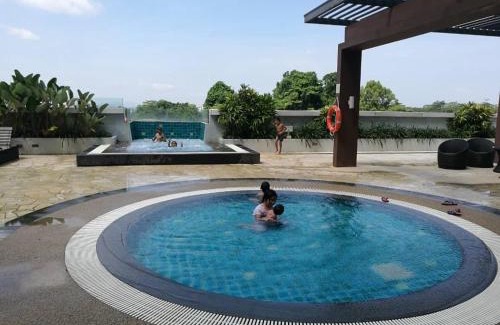 Kuching Apartment | Studio @ USS & Car (Optional)