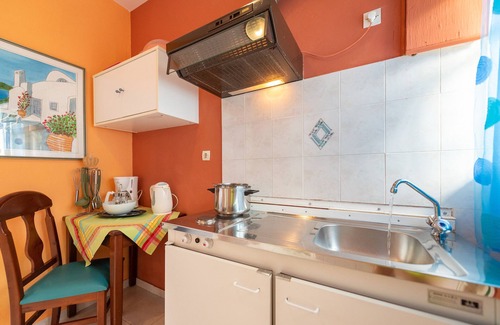 Vathy Apartment | Studio 'Veronis 3' with Sea View, Shared Pool & Wi-Fi